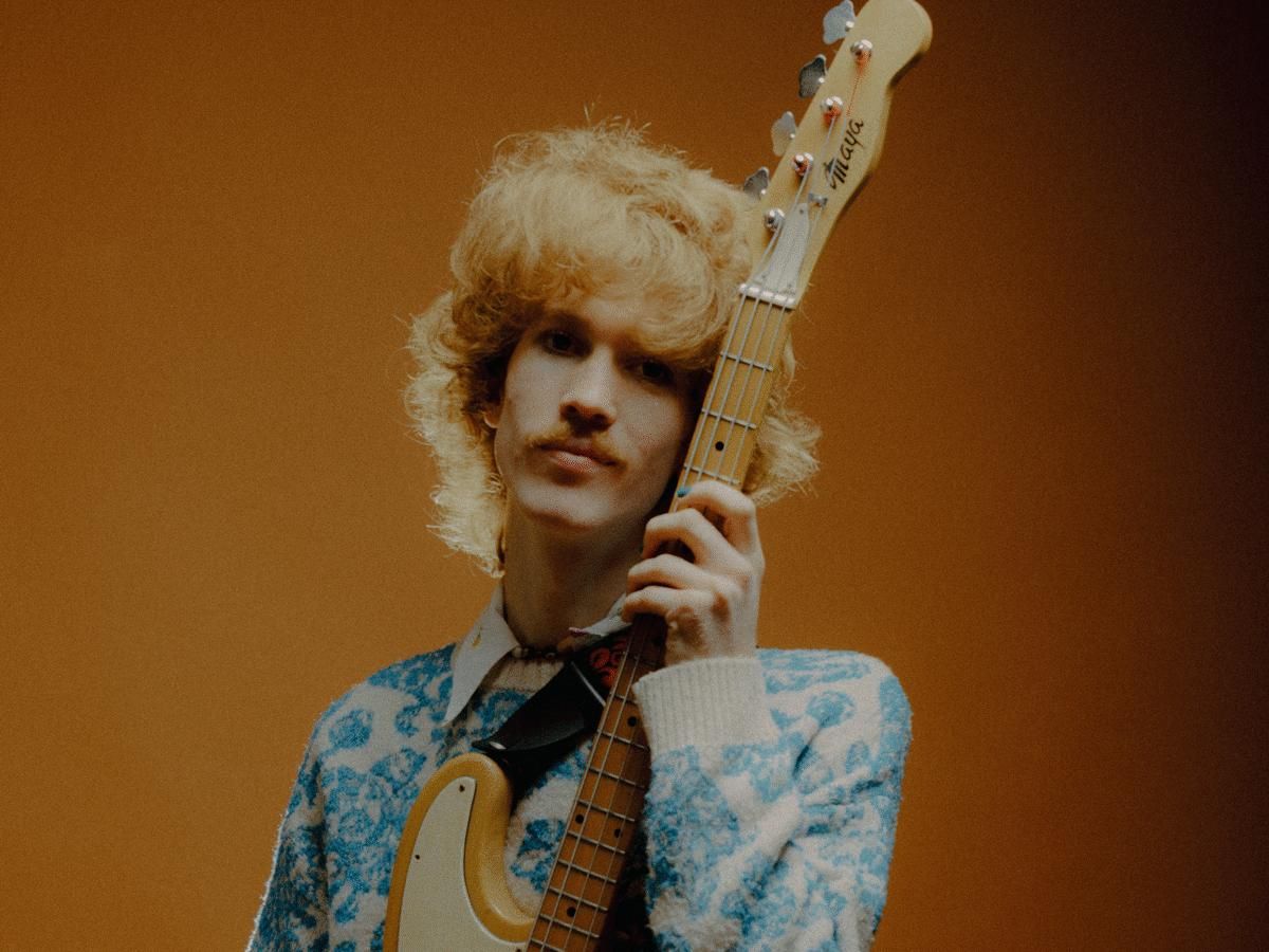 Image of the Southbound stage with a mircophone in the foreground.